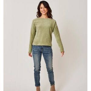 Carve Designs Annalise Top: Olive